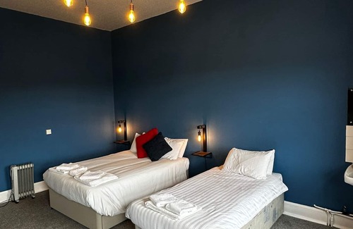 Hucknall Hotel | Budget-Friendly Stay at The Station Hotel with Breakfast