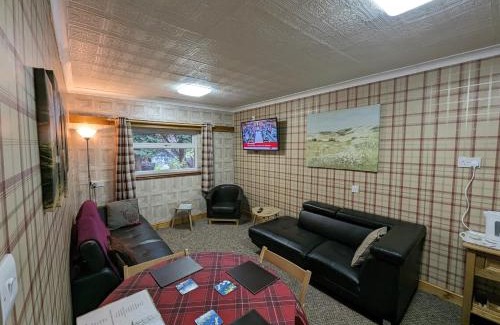 Glenurquhart Bed & Breakfast | Explore The Steading Highland Glen Lodge with Breakfast Perks