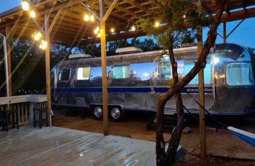 Austin House | Guest Rated 9.7: The Steel Magnolia Airstream Retreat