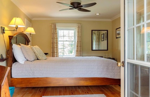 Wolfville Bed & Breakfast | Experience The Stella Rose B&B: 4-Star Spa Retreat