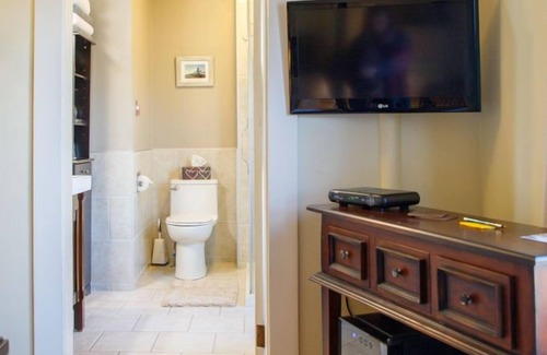 Wolfville Bed & Breakfast | Experience The Stella Rose B&B: 4-Star Spa Retreat