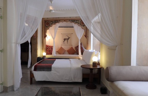 Gulab Sagar Hotel | Stepwell Hotel: Family-Friendly with Spa and Dining Options