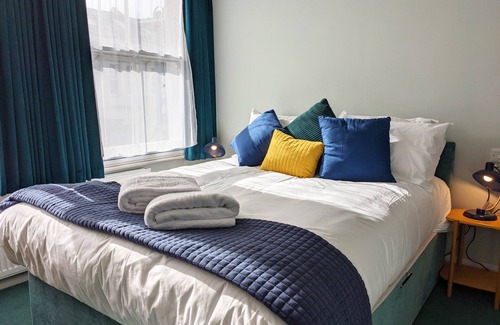 Hove Hotel | Family-Friendly Comfort at The Stirling Arms with Breakfast