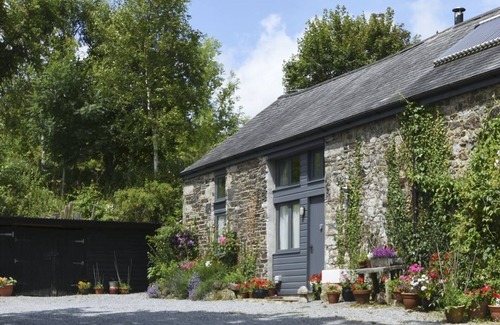 Michelcombe Cottage | Guest Rated 10/10: The Stone Barn Cottage - Pet Friendly Getaway