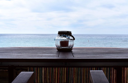 Kea House | Experience Stone Beach House: Oceanfront Bliss in Kampi