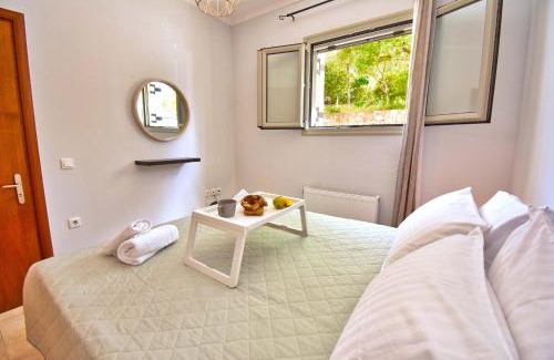 Ano Korakiana House | Guest Rated 10/10: The Stone Villas with Pool & Hot Tub