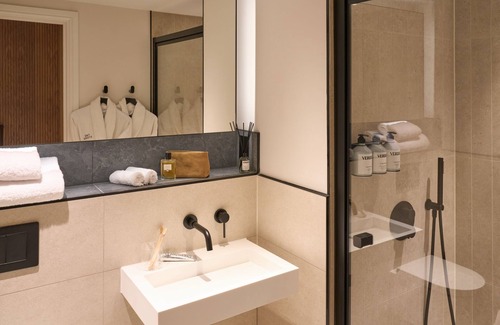 Oxford City Centre Hotel | Elegant Getaway at The Store: 5-Star Experience Awaits