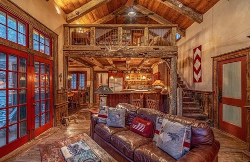 Santa Fe Cabin | Discover The Storybook Cabin: Pet-Friendly Retreat in Nature