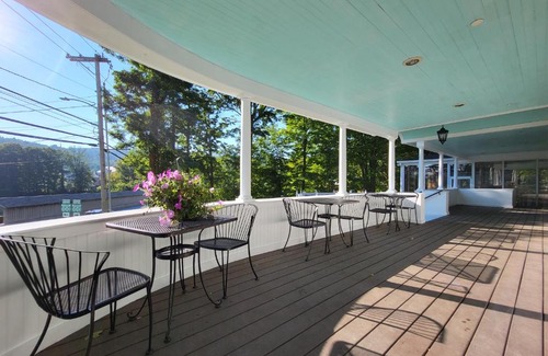 Stowe Area Hotel | Beautiful Stowe Village Inn: Rated 9/10 & Pet Friendly