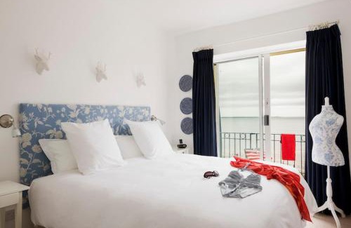 Dunmore East Hotel | Relax at The Strand Inn: Oceanfront Bliss Awaits You