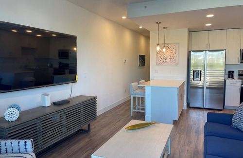 North Trail Condo | Explore The Strand of Sarasota FL - Rated 10/10 with Pool & Spa
