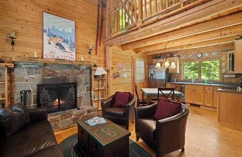 Stratton Cabin | Smart Stay at The Stratton Cabin Near Mt Snow & Skiing