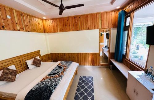 Kasol Hotel | Pet-Friendly Retreat at The Stream Kasol - Rated 9.6/10