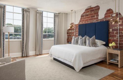 Florence Hotel | Inviting Stay at The Stricklin Hotel - Family-Friendly Amenities