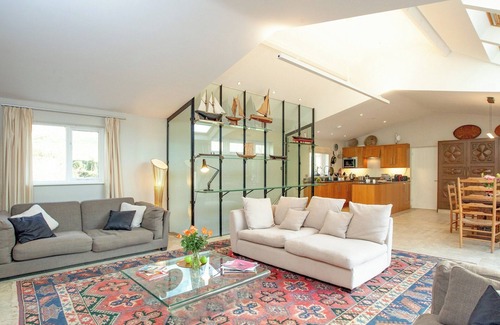 Fowey Cottage | Idyllic Creekside Apartment with Oceanfront Views