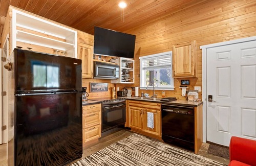 Cascade Apartment | Pet-Friendly Studio at Prewett Creek: Guest Rated 9.8
