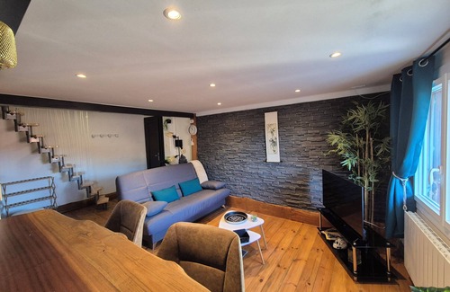 Laragne-Monteglin Apartment | The Studio - Duplex. Fully equipped, ideally located for shopping and tourism.