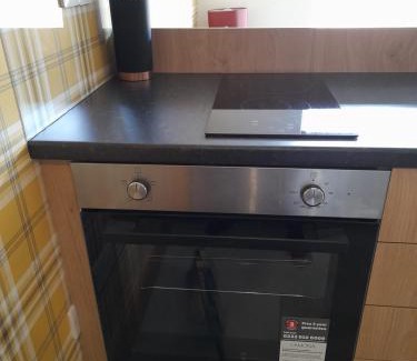 Glen Urquhart Apartment | Inviting Stay at The Studio with Delicious Breakfast Included