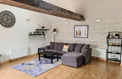 High Littleton Apartment | Cozy The Studio: Pet-Friendly with Breakfast & Great Reviews
