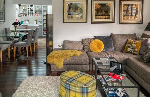 Wingham House | Cozy Stay at The Studio: Child-Friendly Comfort Awaits