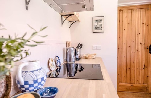 Woodbridge House | Discover The Studio, Hoo - Highly Rated by Guests