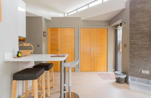 Crouch End Villa | Family-Friendly Retreat at The Studio House - Crouch End