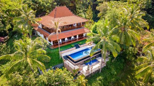 Senggigi House | Inviting Stay at The Studio: Top-Rated with Pool & Breakfast