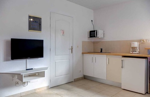Tartane Apartment | Inviting Studio Mahoganys with Ocean Views in Caravelle
