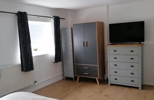 Highworth Apartment | Family-Friendly Getaway at The Studios - Reserve Your Stay!