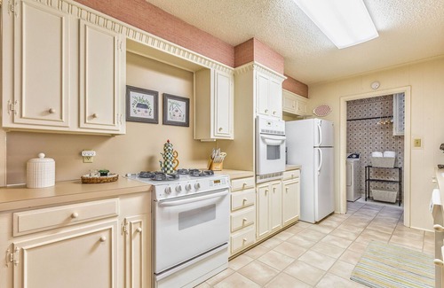 Abilene House | Guest Rated: The Austin House with Family-Friendly Amenities