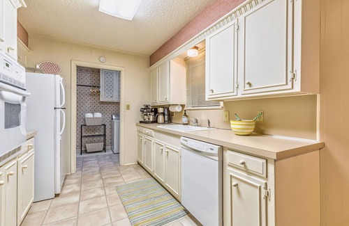 Abilene House | Guest Rated: The Austin House with Family-Friendly Amenities