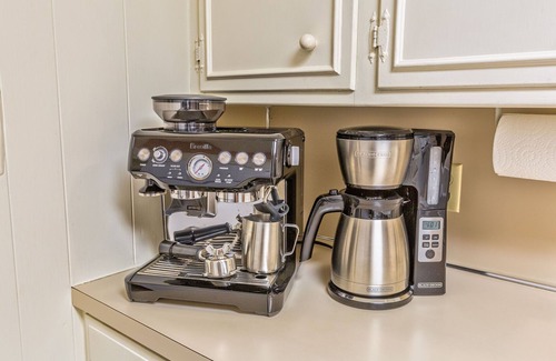 Abilene House | Guest Rated: The Austin House with Family-Friendly Amenities