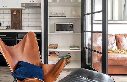 Darling Harbour Apartment | Explore The Stylists House: A Chic Inner City Retreat