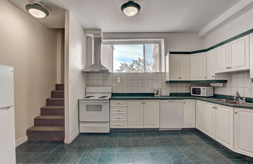 Latin Quarter Apartment | Experience the Suite "au Château" with Spa and Kitchen