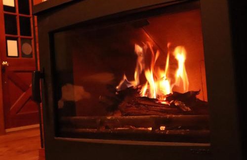 Dazaifu Ski Chalet | Pet-Friendly Retreat at 帳 -TOBARI- with Top Amenities