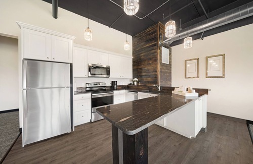 Post Falls Hotel | Eco-Friendly Suites at Prairie Falls with Family Amenities