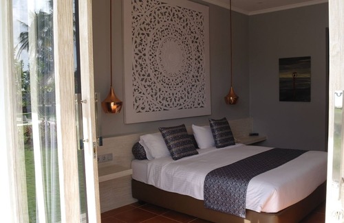Sekotong Barat Hotel | Relaxing Retreat at The Suites Lombok with Pool & Dining