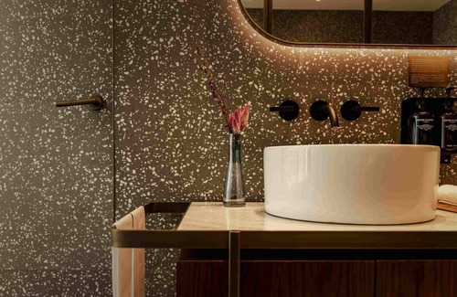 Downtown Shanghai Hotel | Elegant Getaway at The Sukhothai Shanghai - 5 Star Excellence