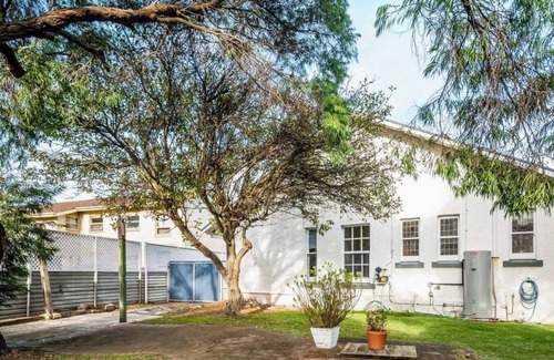 Fleurieu Peninsula House | The Summer Lodge - Esplanade frontage & Character charm