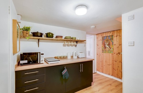 Summertown Apartment | Guest Rated 10/10: The Summertown Studio with Kitchenette