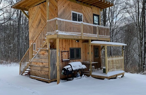 Barnardsville House | Discover The Summit Cabin: An Off the Grid Retreat