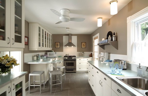 Ocean Grove House | The Sun Shack - Family Haven with Ocean View & Spa Access