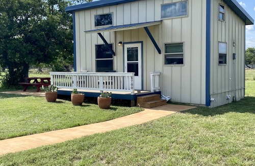 Burnet House | Pet-Friendly Getaway at The Sunflower House - Guest Rated 9.8