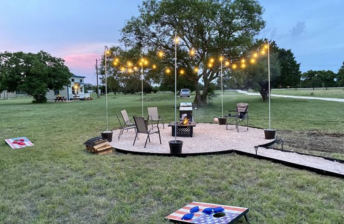 Burnet House | Pet-Friendly Getaway at The Sunflower House - Guest Rated 9.8