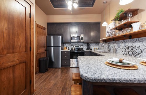 Wichita Apartment | Experience The Sunflower Loft Near Old Town with Breakfast
