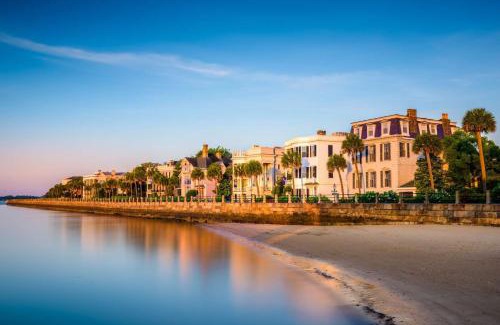 Pelican Bay House | Experience Family-Friendly Fun at The Sunny Side Hotel