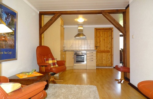 Elskop Apartment | Enjoy Family-Friendly Stays at The Sunrise Guest Room