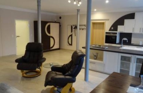 Elskop Apartment | Enjoy Family-Friendly Stays at The Sunrise Guest Room