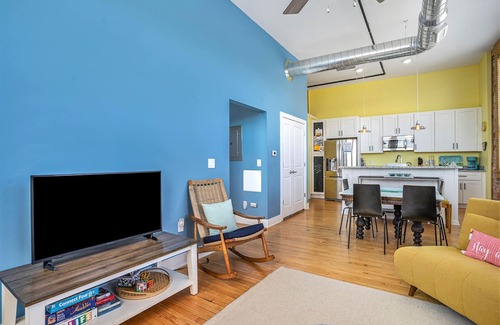 South Haven Condo | Guest Rated 10/10: The Sunrise Loft with Heated Pool & Spa