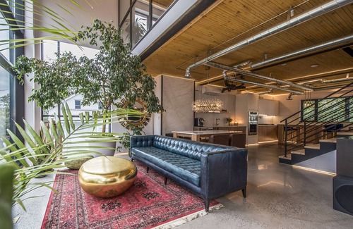 North End Apartment | Discover Halifax Rooftop: The Sunrise Queen Suite Escape